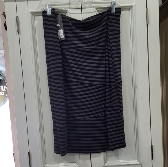 Wassio Stripped Skirt - Picture 2 of 5